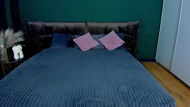 MilaAddams online show from November 9, 2025, 7:01 am