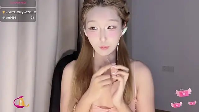 Winnie666- online show from September 18, 2025, 3:37 pm