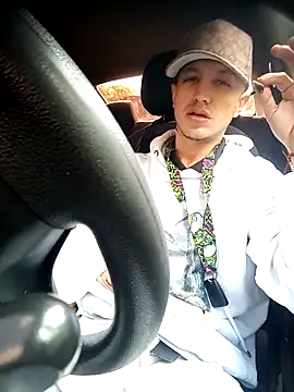 DebutingPathway online show from November 3, 2025, 1:26 pm