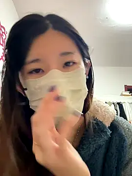 Lulu125216 online show from November 11, 2025, 4:35 pm