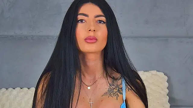 MadisonKroft online show from April 8, 2026, 4:03 am