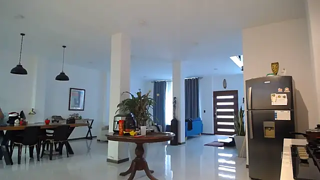 Manuela lara  online show from March 6, 2026, 3:29 pm