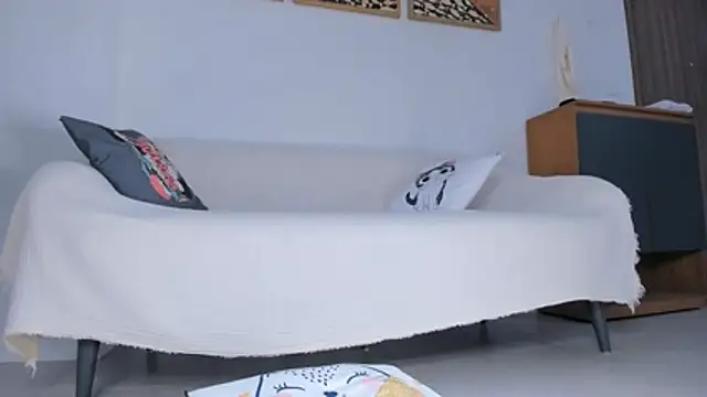 Bubblegumdream13 online show from November 30, 2025, 4:46 am