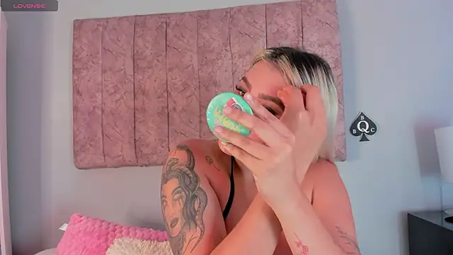 naomi sanz online show from October 18, 2025, 11:34 am