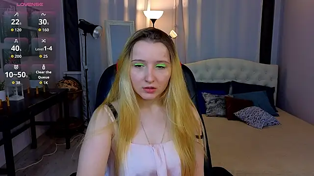 Milana Key online show from October 17, 2025, 9:16 pm