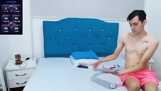 LuigiMarchetti online show from December 5, 2025, 7:34 pm