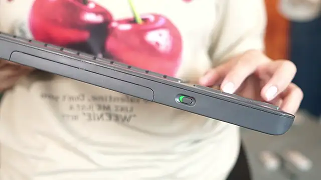 Tayler Kim online show from November 28, 2025, 4:18 pm