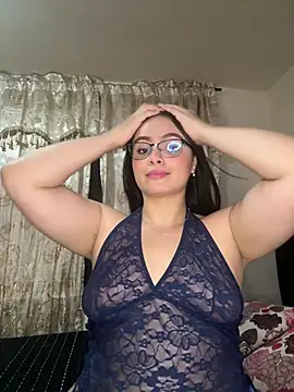 Tayler Kim online show from April 24, 2026, 7:49 pm
