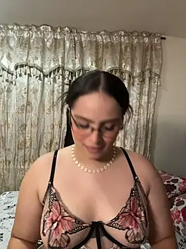Tayler Kim online show from July 18, 2026, 7:00 pm