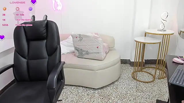 Miss Francheska online show from October 3, 2025, 11:34 am