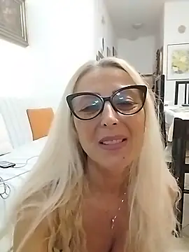  sexyBLONDE46  online show from May 3, 2026, 7:17 pm