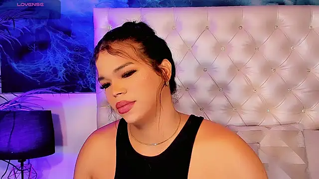 Valeria Swett  online show from July 27, 2026, 8:38 pm