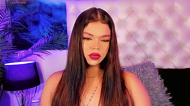 Valeria Swett  online show from June 27, 2026, 12:05 am