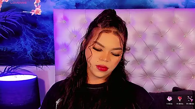 Valeria Swett  online show from July 13, 2026, 8:52 pm