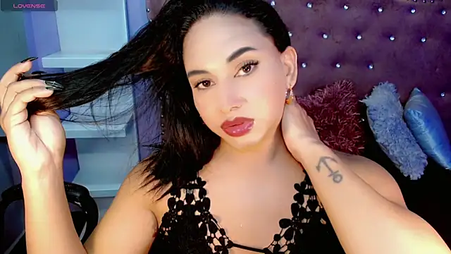 Valeria Swett  online show from September 30, 2025, 7:42 pm