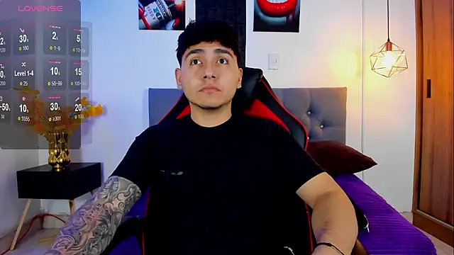 Nicolas James Sc online show from October 31, 2025, 1:52 pm