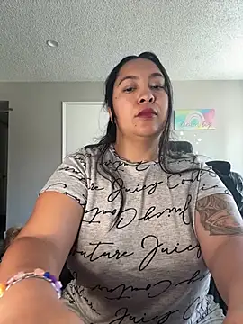 latina curvy22 online show from April 21, 2026, 6:58 pm