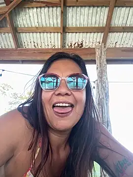 Snapshot of YadiraOrozco chatting on November 7, 2025, 8:46 pm YadiraOrozco online show from November 7, 2025, 8:46 pm