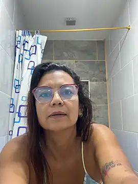 Snapshot of YadiraOrozco chatting on January 10, 2026, 1:28 pm YadiraOrozco online show from January 10, 2026, 1:28 pm