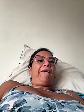 Snapshot of YadiraOrozco chatting on February 3, 2026, 5:51 pm YadiraOrozco online show from February 3, 2026, 5:51 pm