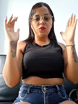 Snapshot of Naugthy-Mey chatting on February 9, 2026, 2:04 pm Naugthy-Mey online show from February 9, 2026, 2:04 pm