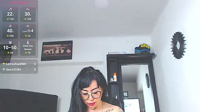 Vicky hotmilf online show from April 28, 2026, 11:20 pm