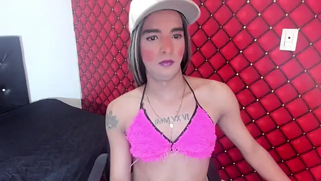 MIA HOT23CM S7S online show from October 8, 2025, 8:53 pm