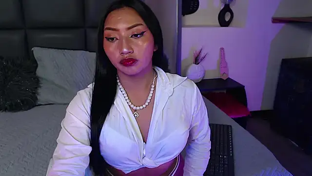 Isabella Diamon online show from September 9, 2025, 1:27 am