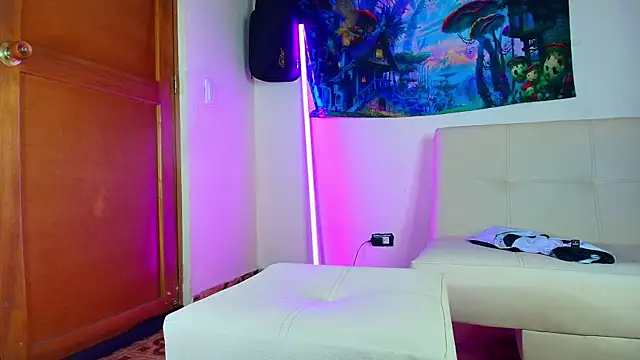 Snapshot of Zoldyck_420 chatting on September 9, 2025, 11:47 pm Zoldyck 420 online show from September 9, 2025, 11:47 pm