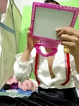 Tin tanny online show from November 1, 2025, 1:45 am