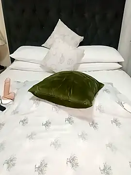 Creamy Chocolatex online show from April 22, 2026, 3:13 am