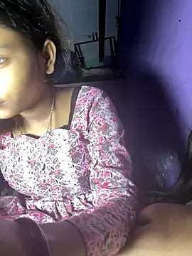 Snapshot of Hot_Mayra_ chatting on December 17, 2025, 6:29 am Hot Mayra online show from December 17, 2025, 6:29 am