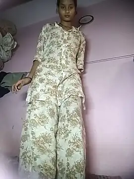 Snapshot of Hot_Mayra_ chatting on November 18, 2025, 5:11 am Hot Mayra online show from November 18, 2025, 5:11 am