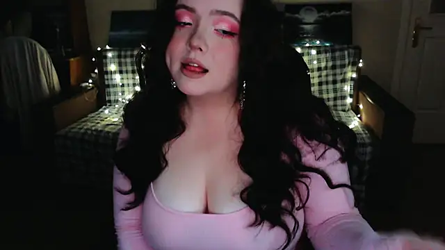 EmillyBones online show from September 19, 2025, 7:07 pm