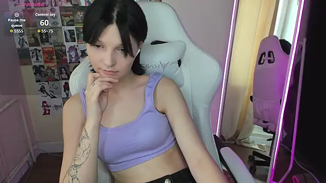 AudreyyKim online show from October 8, 2025, 9:55 am