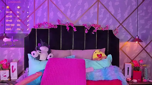 LindaWz  online show from March 1, 2026, 5:18 am