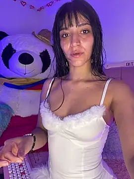 LindaWz  online show from June 20, 2026, 8:08 am