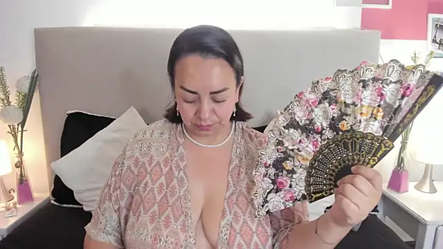 Snapshot of Angel_Velvet chatting on April 1, 2026, 10:07 pm Angel Velvet online show from April 1, 2026, 10:07 pm