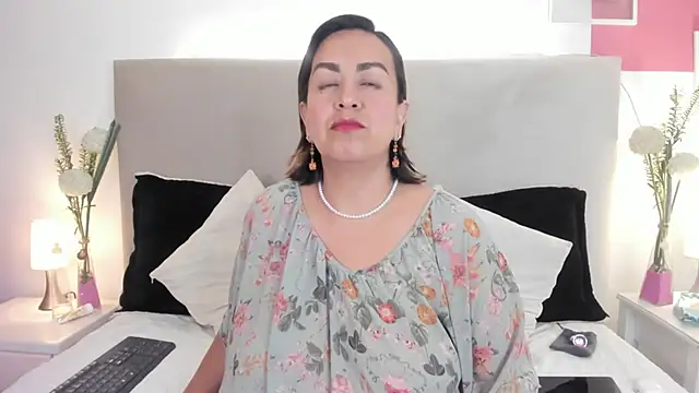 Snapshot of Angel_Velvet chatting on March 22, 2026, 10:00 pm Angel Velvet online show from March 22, 2026, 10:00 pm