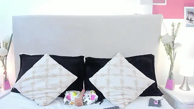 Snapshot of Angel_Velvet chatting on March 6, 2026, 6:03 pm Angel Velvet online show from March 6, 2026, 6:03 pm