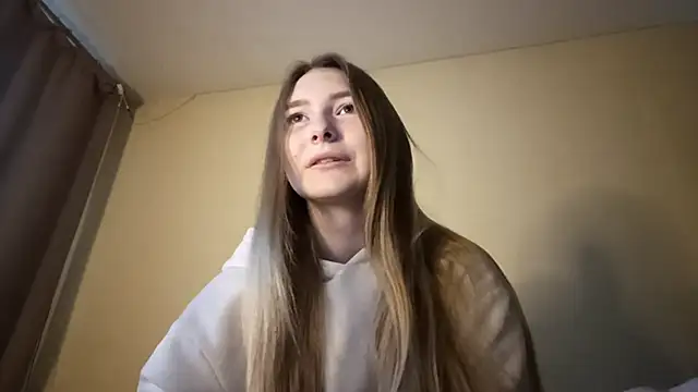 Nymera flare online show from November 28, 2025, 6:24 am