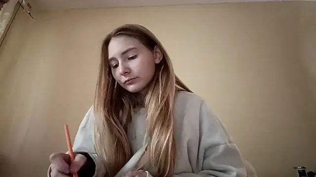 Nymera flare online show from September 24, 2025, 6:09 am