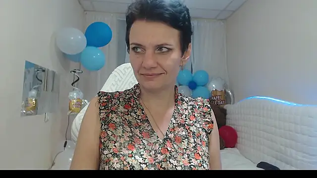 AvaSaturnian online show from October 8, 2025, 12:28 pm