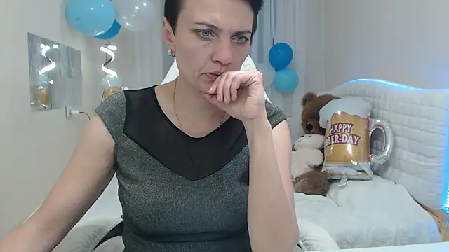 AvaSaturnian online show from September 22, 2025, 12:22 pm