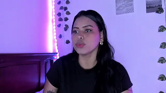 Michluxe 69 online show from September 27, 2025, 7:53 pm