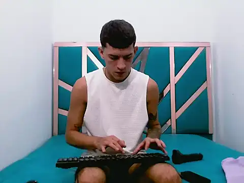 dilan abraham12 online show from September 18, 2025, 7:28 pm