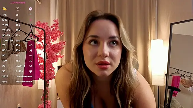 Pony Claid online show from October 5, 2025, 9:27 pm