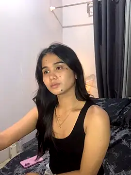 Snapshot of AngelHille chatting on November 16, 2025, 10:13 pm AngelHille online show from November 16, 2025, 10:13 pm