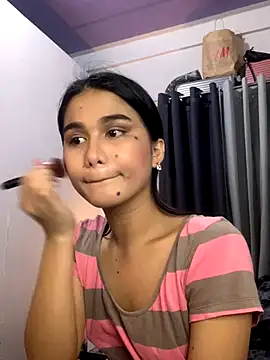 Snapshot of AngelHille chatting on October 15, 2025, 4:48 pm AngelHille online show from October 15, 2025, 4:48 pm