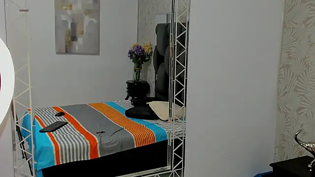 MissDiabla  online show from October 6, 2025, 7:36 pm